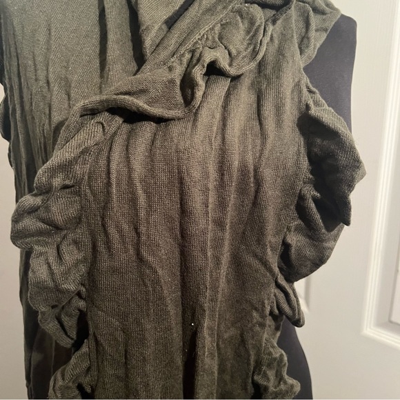 Gap gorgeous olive/ army green ruffle wrap/ scarf - Picture 2 of 4